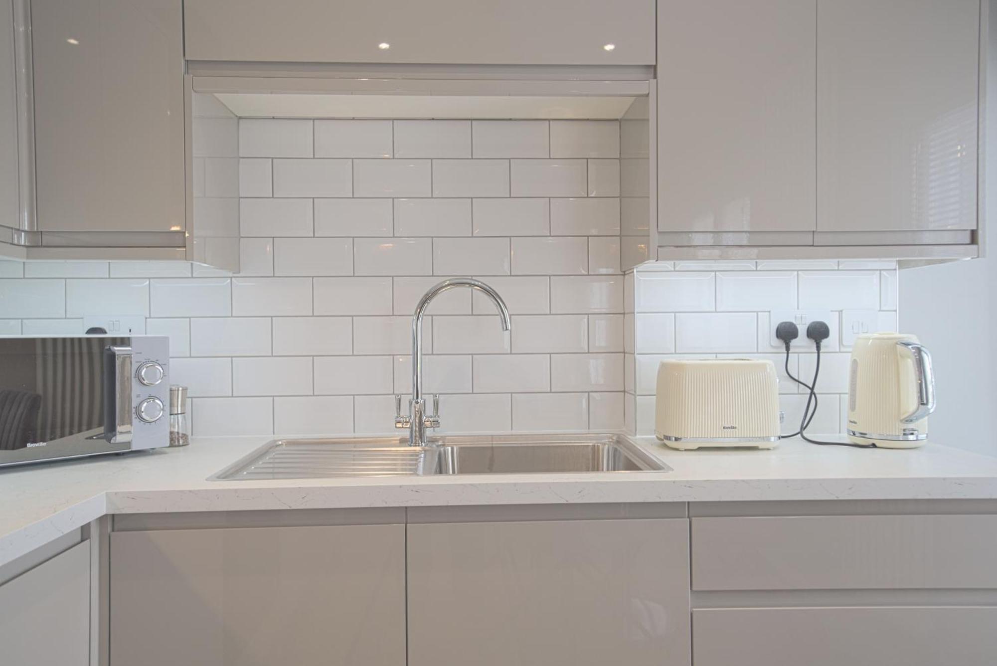 Harper Luxe Serviced Apartments 邓斯特布尔 外观 照片