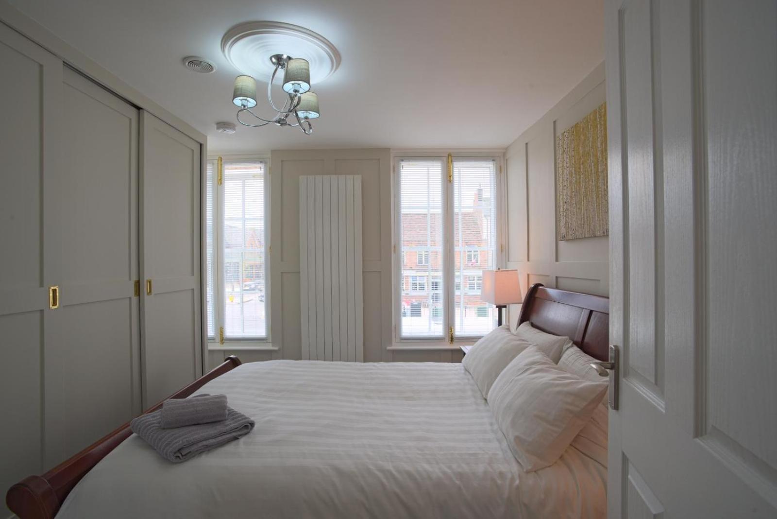 Harper Luxe Serviced Apartments 邓斯特布尔 外观 照片